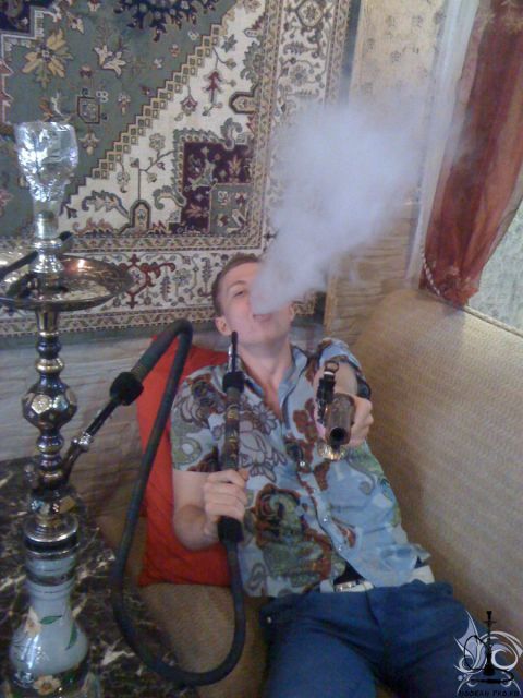 Пробую свежеприобретенный кальян